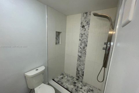 Adosado en venta en Coral Springs, Florida, 3 dormitorios, 140.28 m2 № 2071136 - foto 16