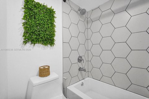 Купить кондоминиум в Майами, Флорида 2 спальни, 86.03м2, № 2020147 - фото 17