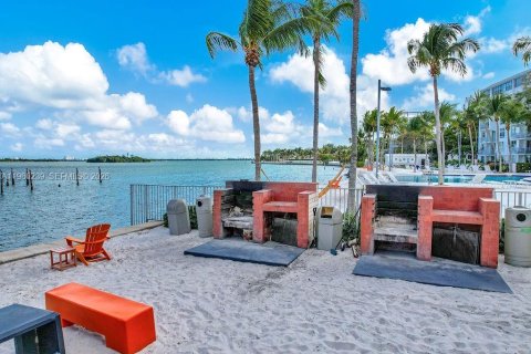 Купить кондоминиум в Майами, Флорида 2 спальни, 86.03м2, № 2020147 - фото 26