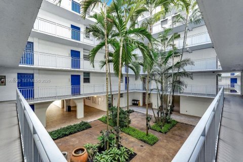 Купить кондоминиум в Майами, Флорида 2 спальни, 86.03м2, № 2020147 - фото 25