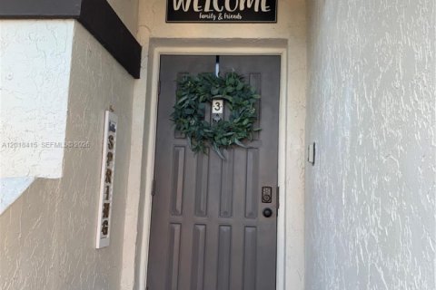 Copropriété à vendre à Miami, Floride: 3 chambres, 124.49 m2 № 2250281 - photo 2