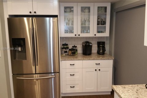 Copropriété à vendre à Miami, Floride: 3 chambres, 124.49 m2 № 2250281 - photo 4