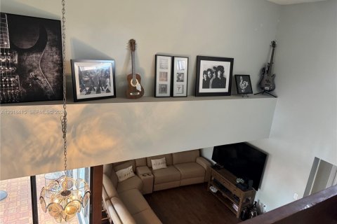 Copropriété à vendre à Miami, Floride: 3 chambres, 124.49 m2 № 2250281 - photo 12