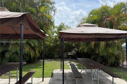 Copropriété à vendre à Miami, Floride: 3 chambres, 124.49 m2 № 2250281 - photo 23