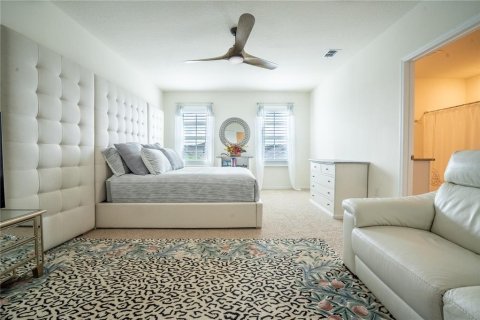 House in Saint Cloud, Florida 5 bedrooms, 243.96 sq.m. № 2110257 - photo 21