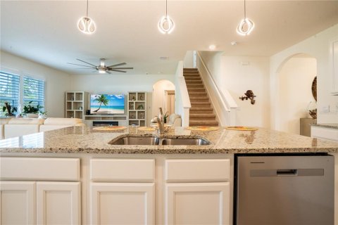House in Saint Cloud, Florida 5 bedrooms, 243.96 sq.m. № 2110257 - photo 14