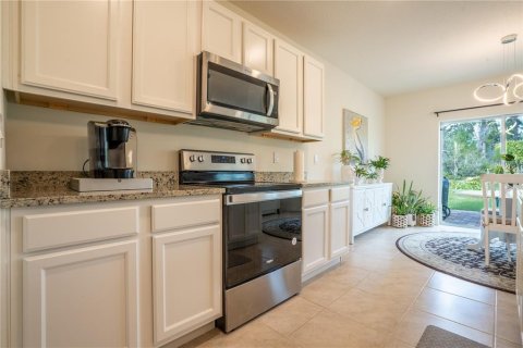 House in Saint Cloud, Florida 5 bedrooms, 243.96 sq.m. № 2110257 - photo 10