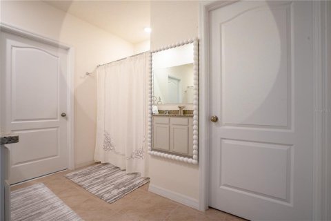 House in Saint Cloud, Florida 5 bedrooms, 243.96 sq.m. № 2110257 - photo 25