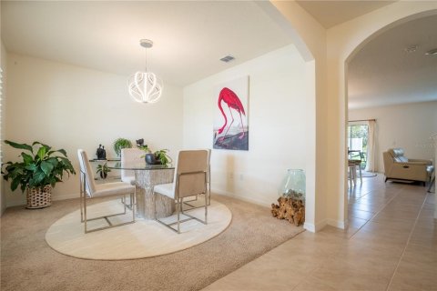 House in Saint Cloud, Florida 5 bedrooms, 243.96 sq.m. № 2110257 - photo 7