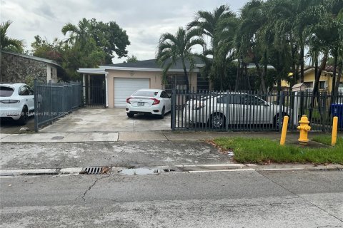 Купить виллу или дом в Майами, Флорида 2 спальни, 159.42м2, № 1957624 - фото 4