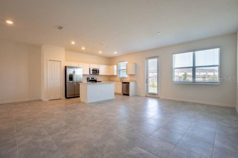 Townhouse in Davenport, Florida 3 bedrooms, 173.17 sq.m. № 2202032 - photo 5