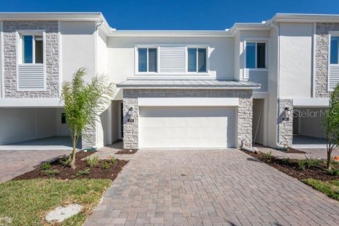 Townhouse in Davenport, Florida 3 bedrooms, 173.17 sq.m. № 2202032