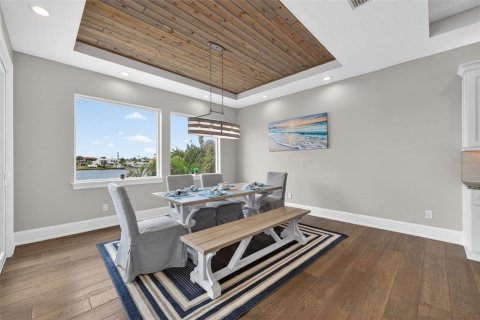 Casa en venta en Treasure Island, Florida, 4 dormitorios, 416.85 m2 № 2127144 - foto 20