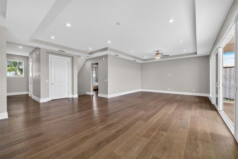Casa en venta en Treasure Island, Florida, 4 dormitorios, 416.85 m2 № 2127144 - foto 25