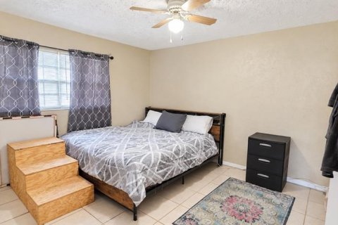 Immobilier commercial à vendre à Saint Petersburg, Floride: 4 chambres, 194.26 m2 № 2415349 - photo 18