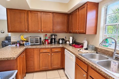 Immobilier commercial à vendre à Saint Petersburg, Floride: 4 chambres, 194.26 m2 № 2415349 - photo 15