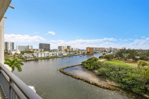 Copropriété à vendre à Pompano Beach, Floride: 2 chambres, 171.31 m2 № 2190079 - photo 21