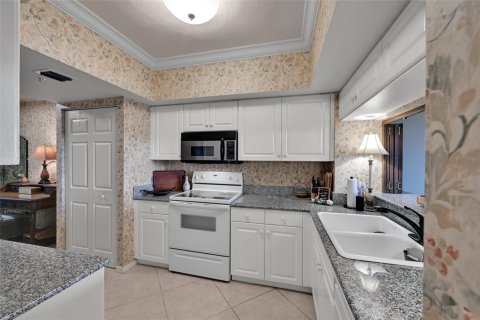 Copropriété à vendre à Pompano Beach, Floride: 2 chambres, 171.31 m2 № 2190079 - photo 12