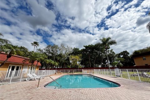 Copropriété à louer à Miami, Floride: 2 chambres, 86.4 m2 № 2023535 - photo 28