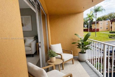 Copropriété à louer à Miami, Floride: 2 chambres, 86.4 m2 № 2023535 - photo 11