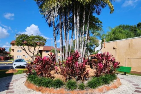 Condo in Miami, Florida, 2 bedrooms № 2023535 - photo 29