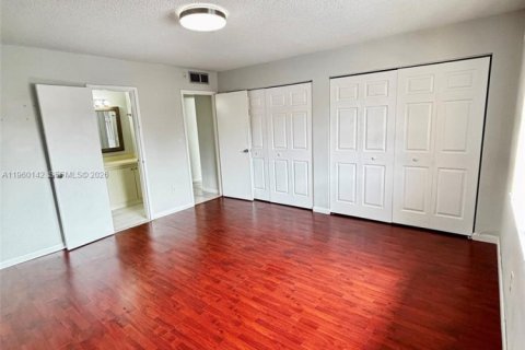 Copropriété à louer à Miami, Floride: 2 chambres, 86.4 m2 № 2023535 - photo 19