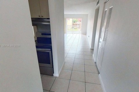 Copropriété à louer à Miami, Floride: 2 chambres, 86.4 m2 № 2023535 - photo 7