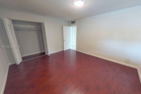 Copropriété à louer à Miami, Floride: 2 chambres, 86.4 m2 № 2023535 - photo 25