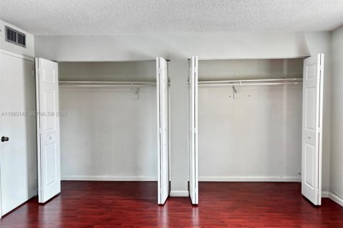 Copropriété à louer à Miami, Floride: 2 chambres, 86.4 m2 № 2023535 - photo 21