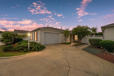 House in The Villages, Florida 3 bedrooms, 137.77 sq.m. № 2228489