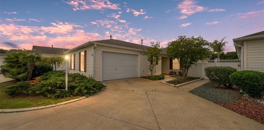 Casa en The Villages, Florida 3 dormitorios, 137.77 m2 № 2228489