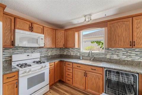 Casa en venta en The Villages, Florida, 3 dormitorios, 137.77 m2 № 2228489 - foto 14