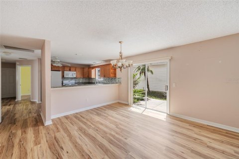 Casa en venta en The Villages, Florida, 3 dormitorios, 137.77 m2 № 2228489 - foto 8