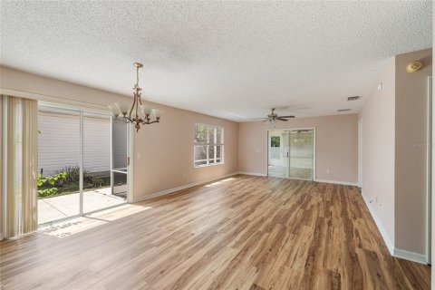 Casa en venta en The Villages, Florida, 3 dormitorios, 137.77 m2 № 2228489 - foto 5