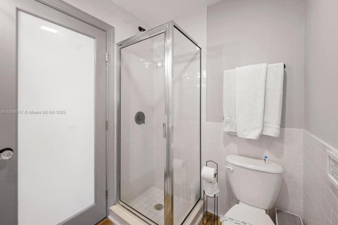 Condo in Hollywood, Florida, 2 bedrooms  № 2021200 - photo 7