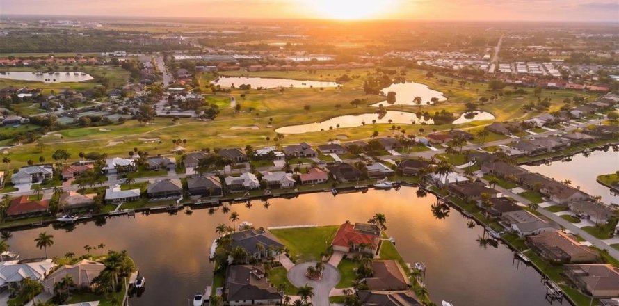 Terreno en Punta Gorda, Florida № 2103546