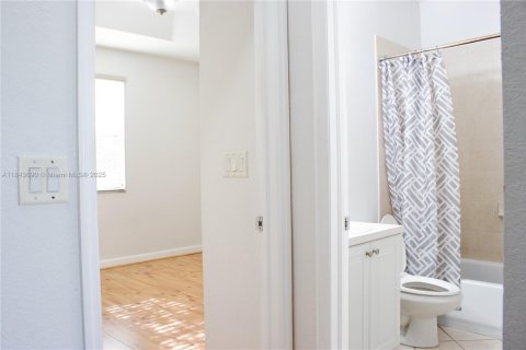 Townhouse in Homestead, Florida 3 bedrooms, 123.1 sq.m. № 1849008 - photo 14