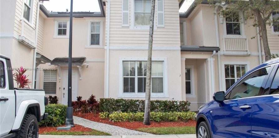 Townhouse in Homestead, Florida 3 bedrooms, 123.1 sq.m. № 1849008