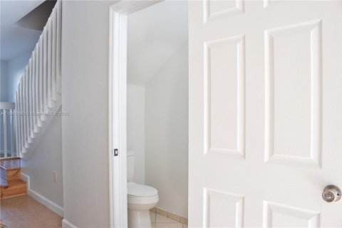 Townhouse in Homestead, Florida 3 bedrooms, 123.1 sq.m. № 1849008 - photo 6
