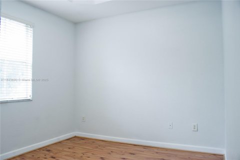 Townhouse in Homestead, Florida 3 bedrooms, 123.1 sq.m. № 1849008 - photo 16
