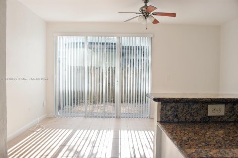Townhouse in Homestead, Florida 3 bedrooms, 123.1 sq.m. № 1849008 - photo 9