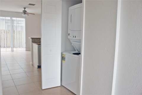 Townhouse in Homestead, Florida 3 bedrooms, 123.1 sq.m. № 1849008 - photo 4