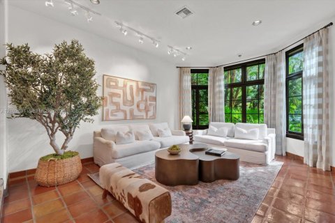 Villa ou maison à vendre à Pinecrest, Floride: 6 chambres, 664.53 m2 № 2412017 - photo 10