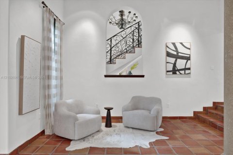 Villa ou maison à vendre à Pinecrest, Floride: 6 chambres, 664.53 m2 № 2412017 - photo 12