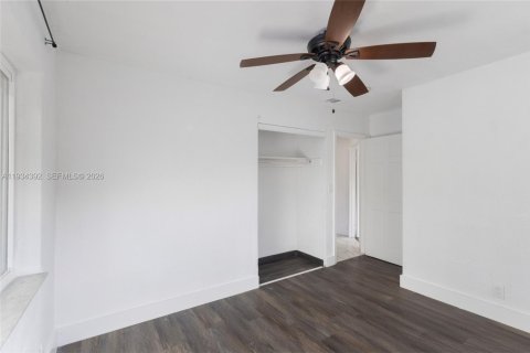 Commercial property in North Lauderdale, Florida № 2009766 - photo 12