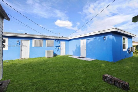 Commercial property in North Lauderdale, Florida № 2009766 - photo 28