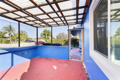 Commercial property in North Lauderdale, Florida № 2009766 - photo 22