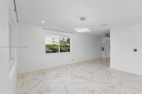 Commercial property in North Lauderdale, Florida № 2009766 - photo 3