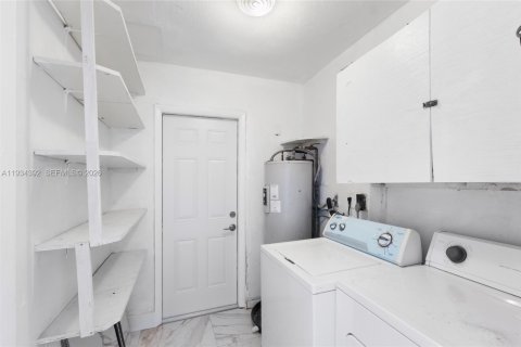 Commercial property in North Lauderdale, Florida № 2009766 - photo 20