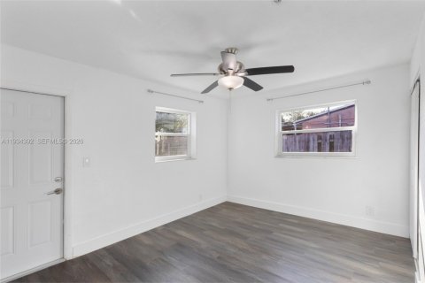 Commercial property in North Lauderdale, Florida № 2009766 - photo 16